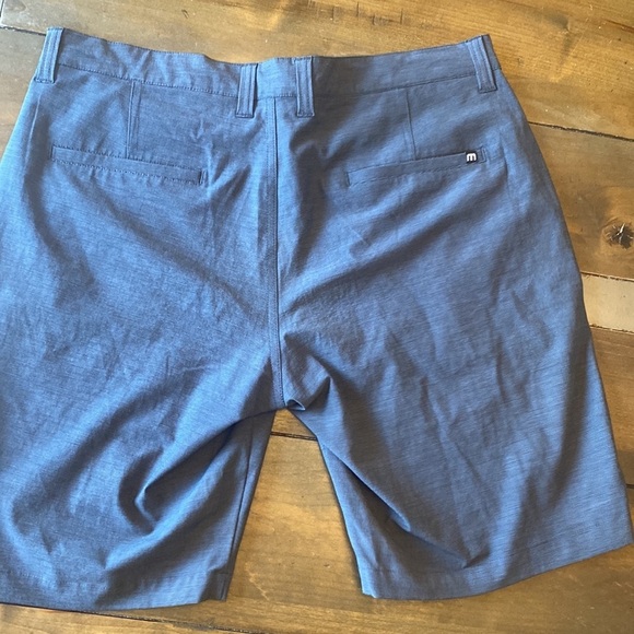 Travis Mathew Beck flat front shorts walking shorts size 34 - Picture 5 of 6